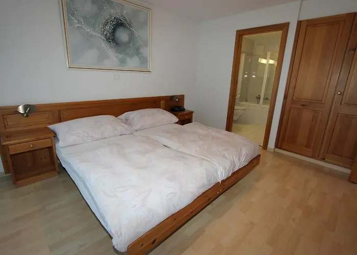 Ξενοδοχείο με διαμερίσματα Mont-calme 4*