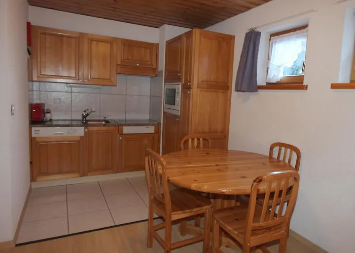 Ξενοδοχείο με διαμερίσματα Mont-calme 4*