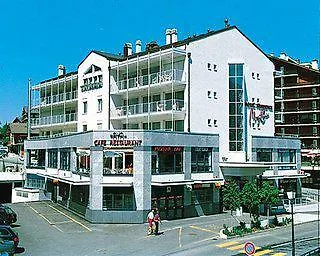 蒙特卡默住宅酒店 4*